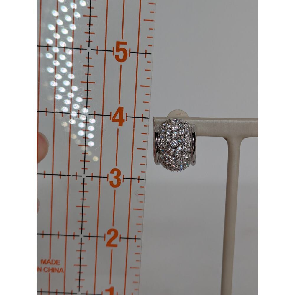 Swarovski Crystal Huggie Hoop Silver Vintage Clip Earrings in Excellent Cond. - Picture 5 of 5